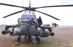 Apache AH-64 à Bagram, mars 2002
