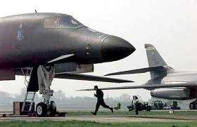 Bombardiers lourds B-1 sur la base arienne de Fairford, en Grande-Bretagne