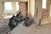 Soldats russes  l'intrieur de Grozny, 24.12.99