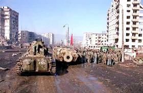 Soldats russes dans Grozny, 11.2.00