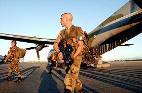 'Haiti, arrivée des soldats français du 33e RIMA, 1.3.04