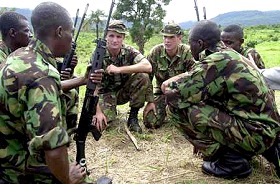 Les Forces armes britanniques font dj face  plusieurs engagements, comme ici en Sierra Leone